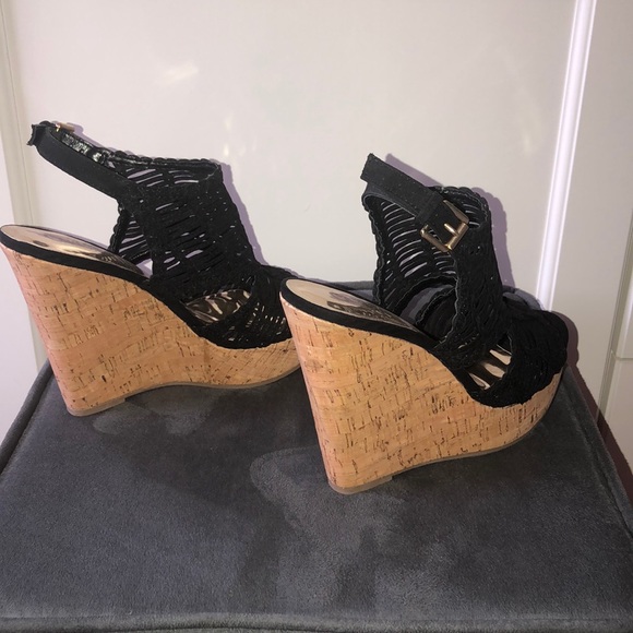 Carlos by Carlos Santana Black Wedges - Picture 4 of 4